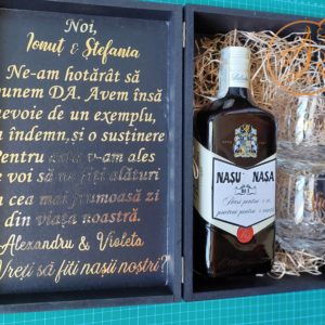 Set cutie eleganta cu pahare, pentru nasi