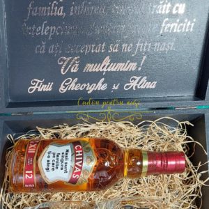 Cutie eleganta cu doua pahare, pentru nasi