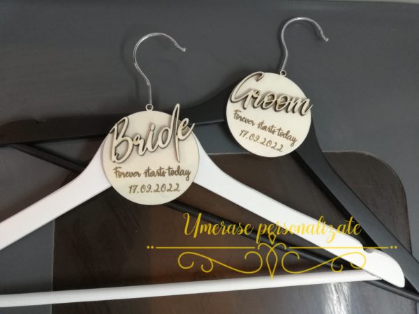 Set umerase cu accesorii decupate, gravate