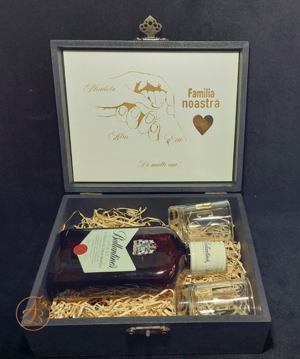 Cutie eleganta pentru nasi, cu placa gravata
