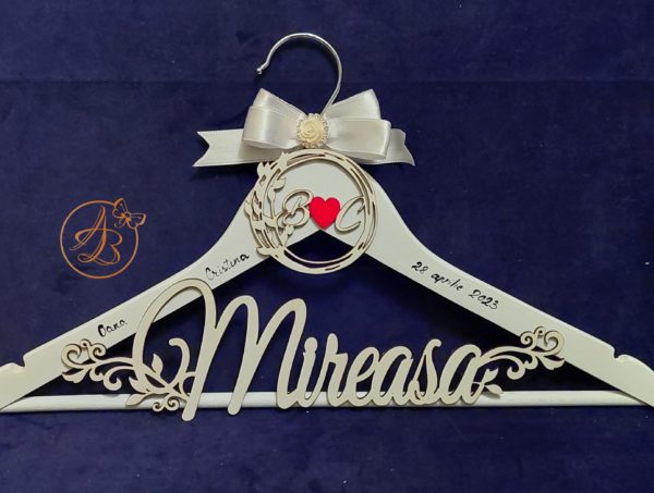 Set umerase elegante pentru miri si copilas si cutiuta verighete - imagine 3