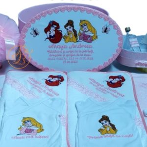 Trusou botez fetita cu printese, cu set baita pentru a doua zi