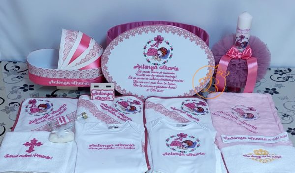 Trusou botez pentru fetita cu bebe