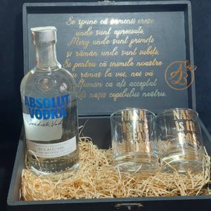 Set cutie pentru nasi, cu doua pahare personalizate