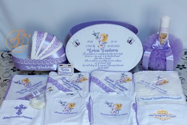 Trusou mov botez pentru fetita cu bebe