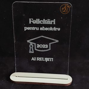 Trofeu pentru absolventi