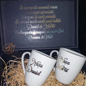 Cutie decorata pentru nasi, cu cesti de cafea