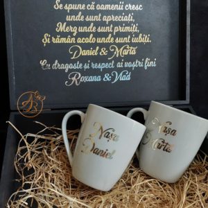 Cutie decorata pentru nasi, cu cesti de cafea