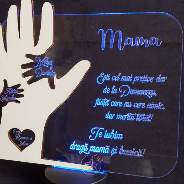 Trofeu cu manute pentru mama - imagine 10
