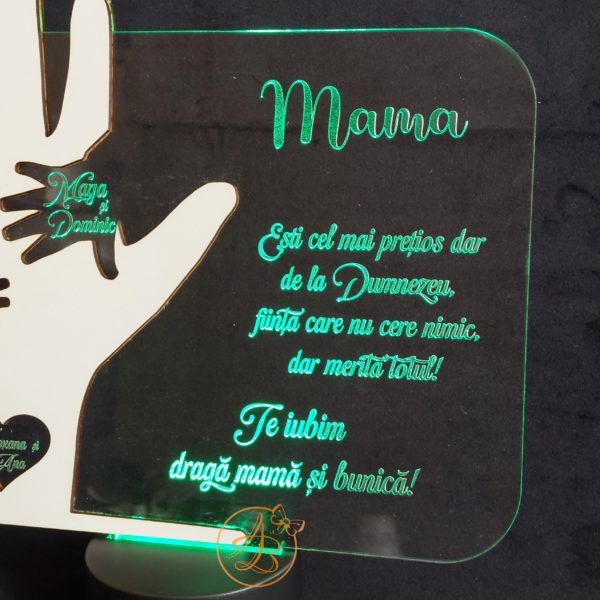Trofeu cu manute pentru mama - imagine 3