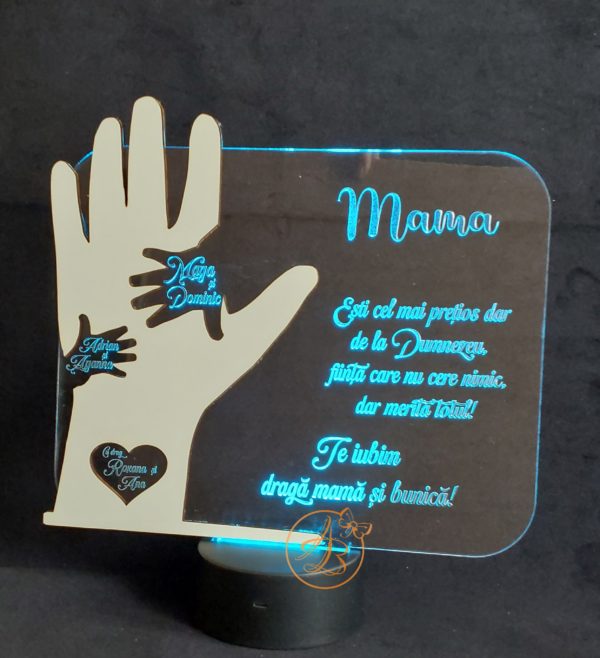 Trofeu cu manute pentru mama - imagine 12
