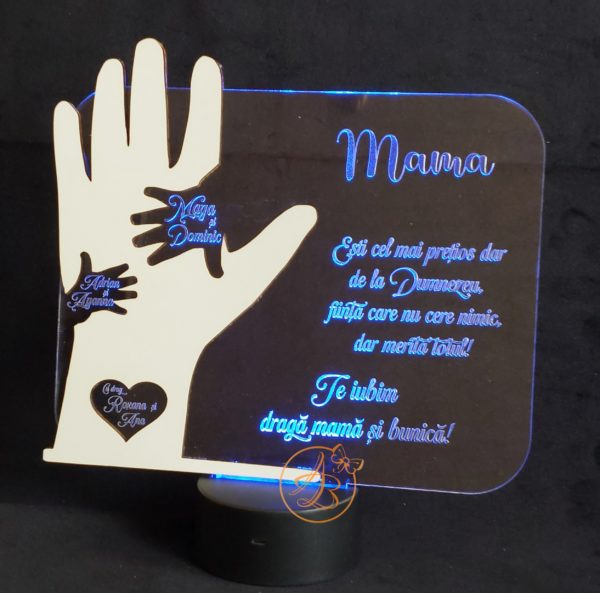 Trofeu cu manute pentru mama - imagine 14