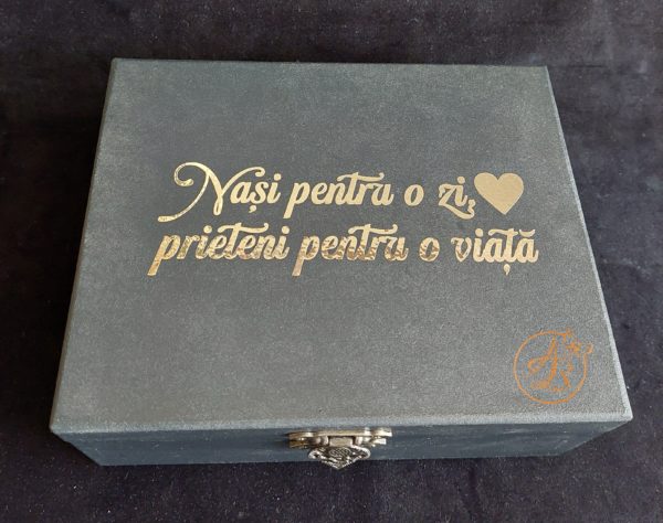 Cutie mare cu flori uscate si placa plexiglass, pentru nasi - imagine 4