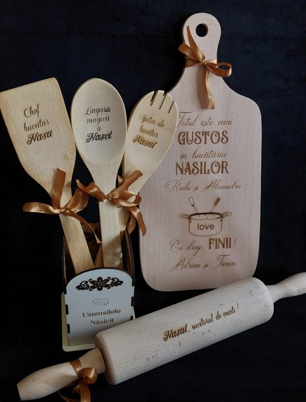 Set cadou pentru nasi, inima cu leduri si set gravat bucatarie - imagine 2