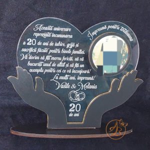 Decor trofeu gravat pentru aniversare casatorie, cu poza