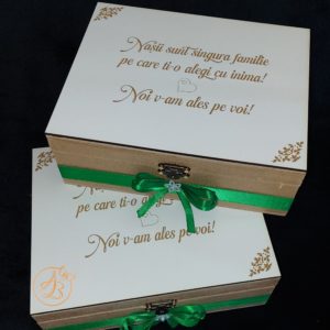 Cutie natur cu placa alba gravata