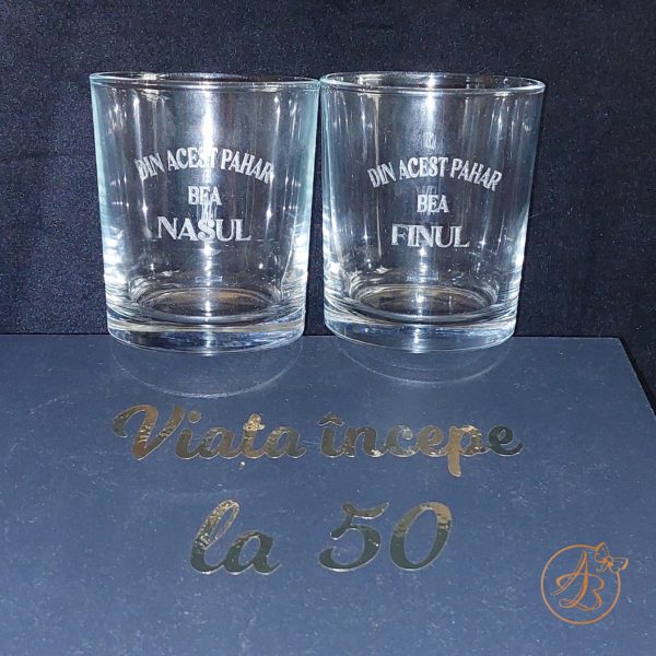 Cutie decorata pentru nas, 50 ani - imagine 2