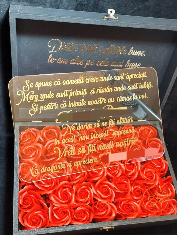 Cutie mare cu flori de sapun si placa plexiglass, pentru nasi - imagine 2