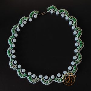 Coliere handmade din margele