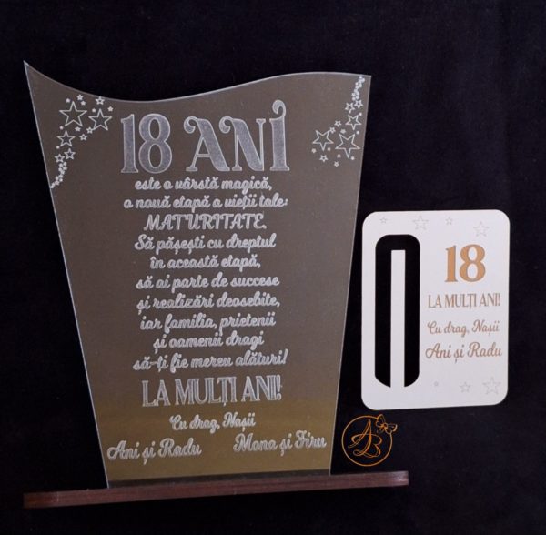 Decor trofeu gravat pentru majorat cu felicitare personalizata pentru bani