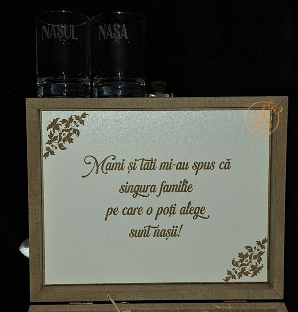 Cutie natur cu placa gravata si doua pahare - imagine 19