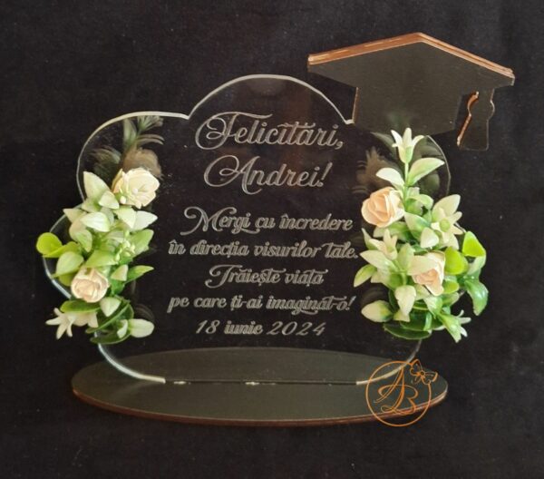 Trofeu decorat cu flori, pentru absolventi - imagine 6