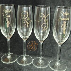 Set 4 pahare cu initiale, siluete
