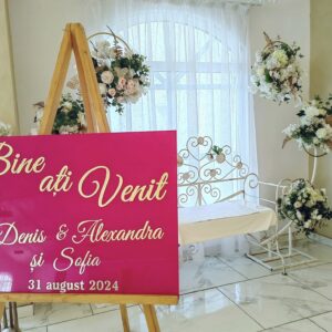 Panou plexiglass transparent vopsit cu roz magenta, Bine ati venit