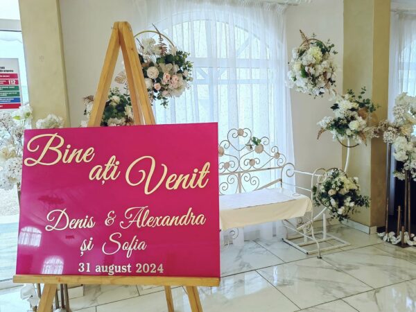Panou plexiglass transparent vopsit cu roz magenta, Bine ati venit