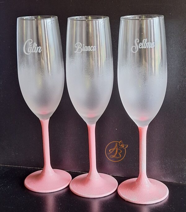 Pahare elegante cu talpa roz