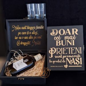 Cutie eleganta mica cu pahare, pentru nasi