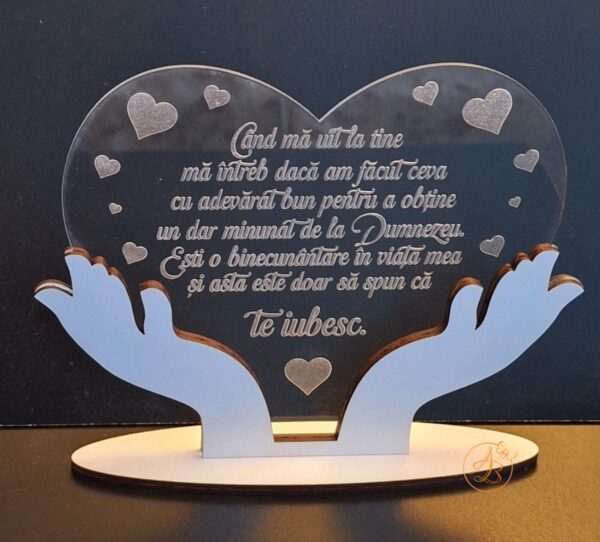 Decor trofeu gravat pentru indragostiti, cu inimioare - imagine 2