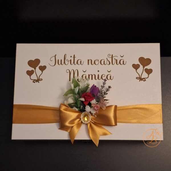 Cutie natur cu flori uscate si placa plexiglass, pentru mama - imagine 8