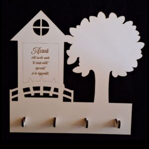 Cuier decor perete cu casuta gravata