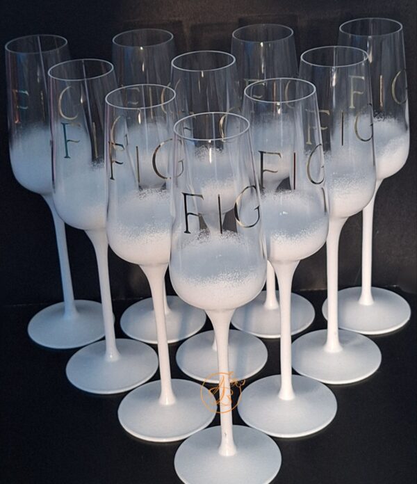 Set 2 pahare cristal, elegante, cu initialele mirilor - imagine 4