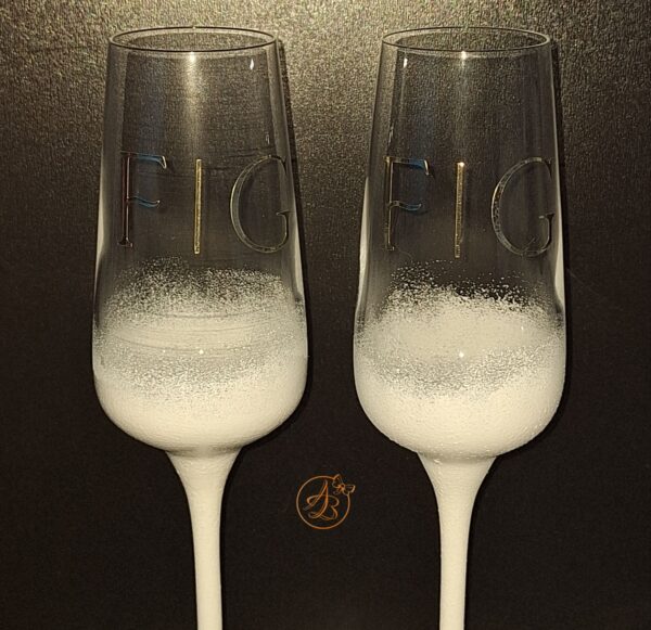 Set 2 pahare cristal, elegante, cu initialele mirilor - imagine 2