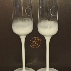 Set 2 pahare cristal, elegante, cu initialele mirilor