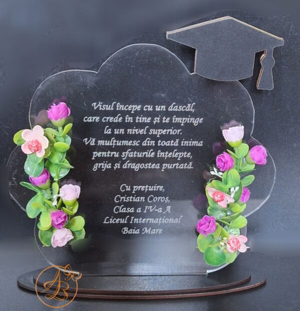 Trofeu decorat cu flori, pentru dascali, sfarsit de an scolar - imagine 15