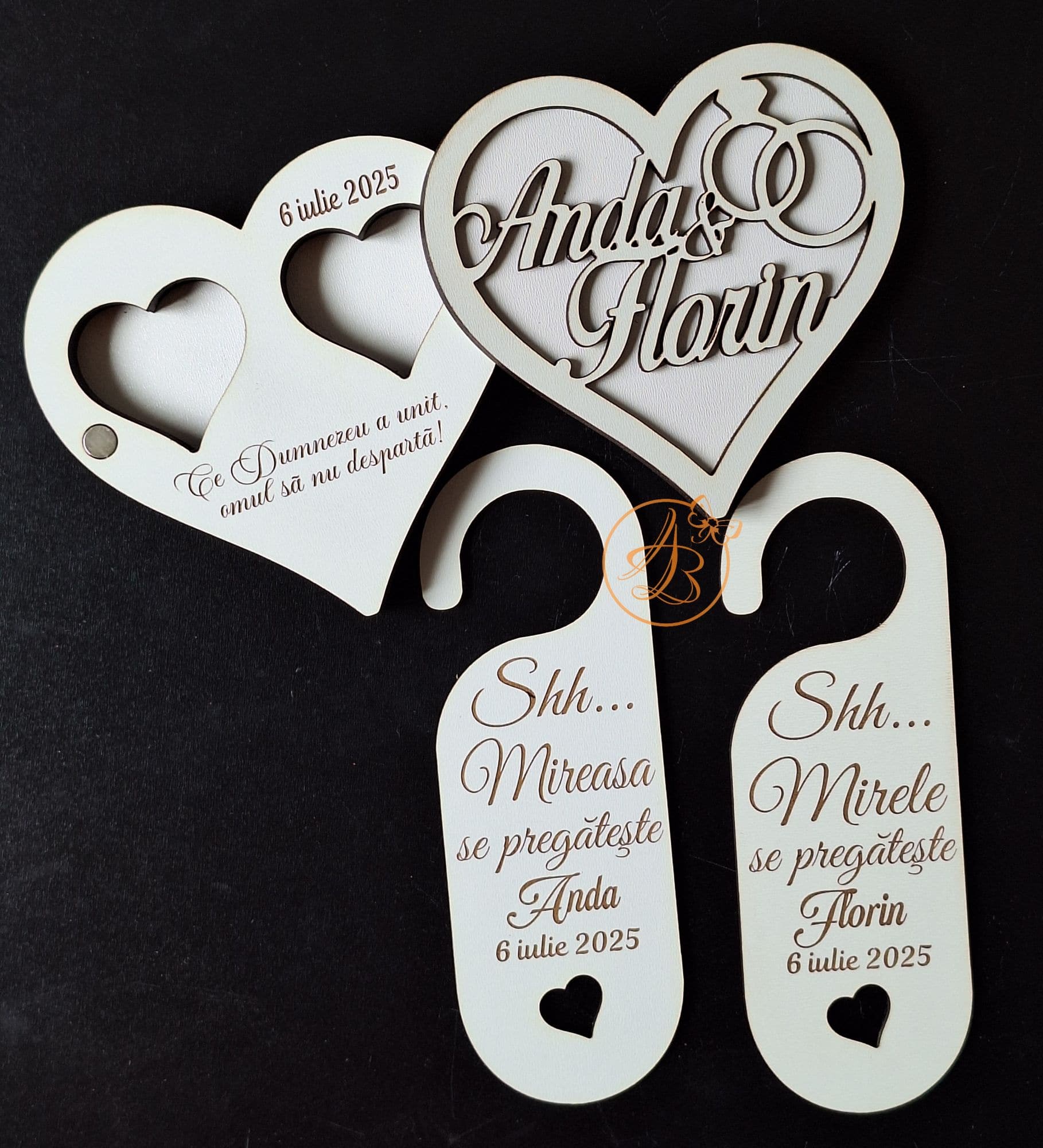 Set cutie verighete si tag gravat pentru usa miri, cu nume si data