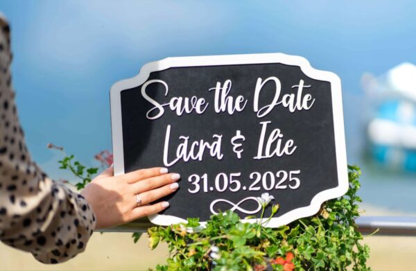 Save the date cu text decupat
