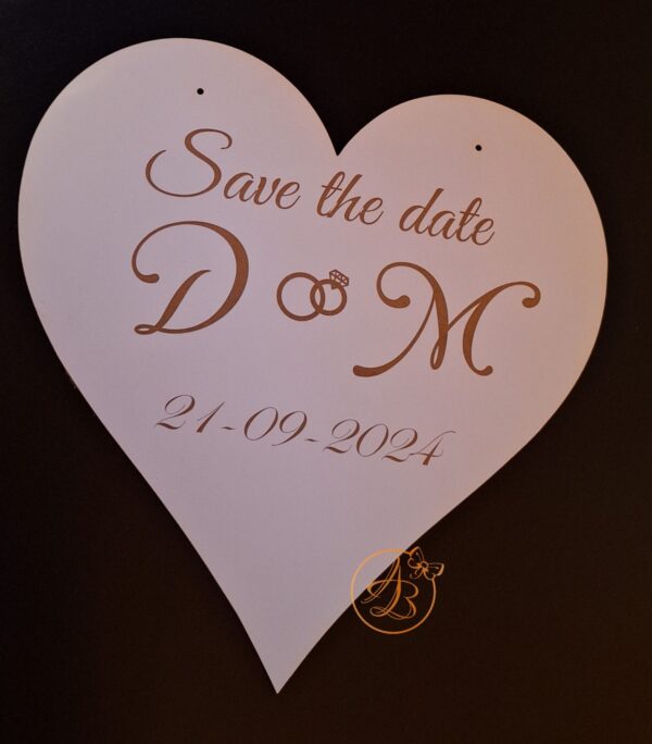 Save the date inimioara - imagine 10