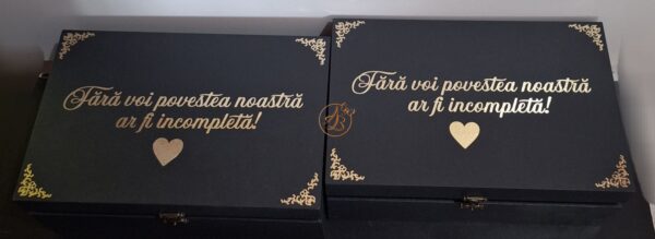 Cutie cu pahare si plexiglass personalizat, cu suport separat, cadou special pentru nasi - imagine 2