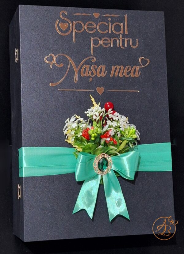 Cutie decorata cu flori, cadou special pentru nasi cu placa plexiglass - imagine 18