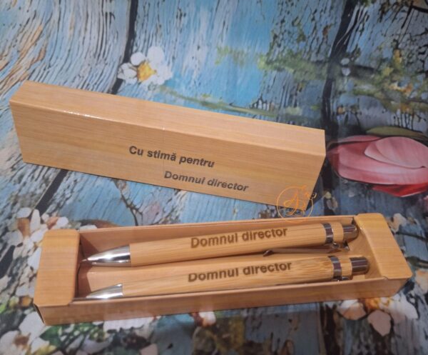 Set pix si creion gravat, in cutie personalizata - imagine 2