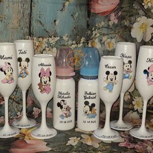 Set de pahare si sticlute decorate pentru botez gemeni