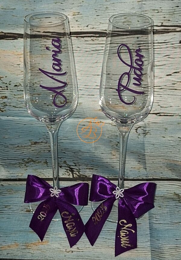 Set 2 pahare cristal, cu nume, cu panglica colorata, personalizata