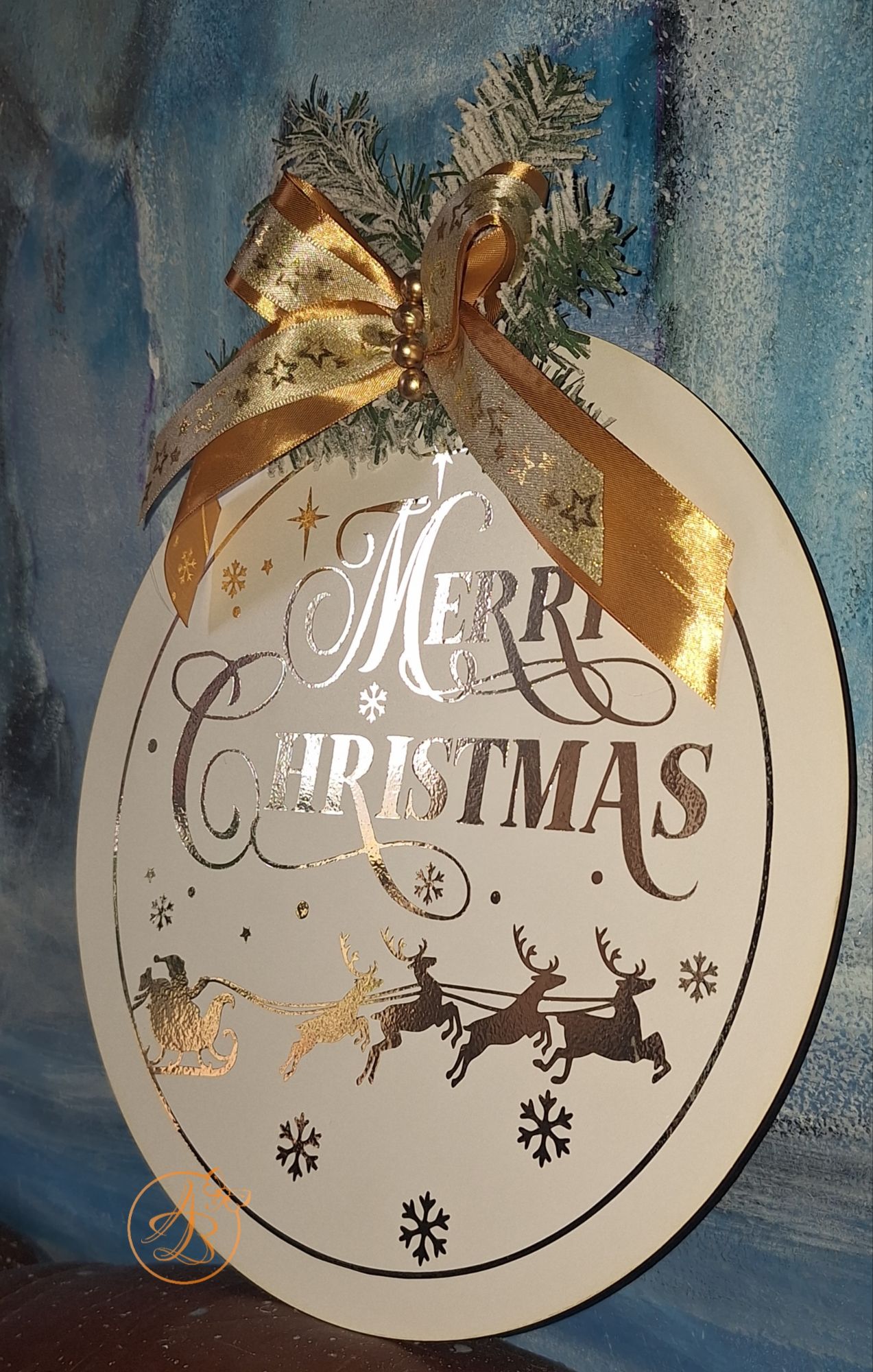 Coronita eleganta pentru Craciun, cu decor auriu - imagine 3