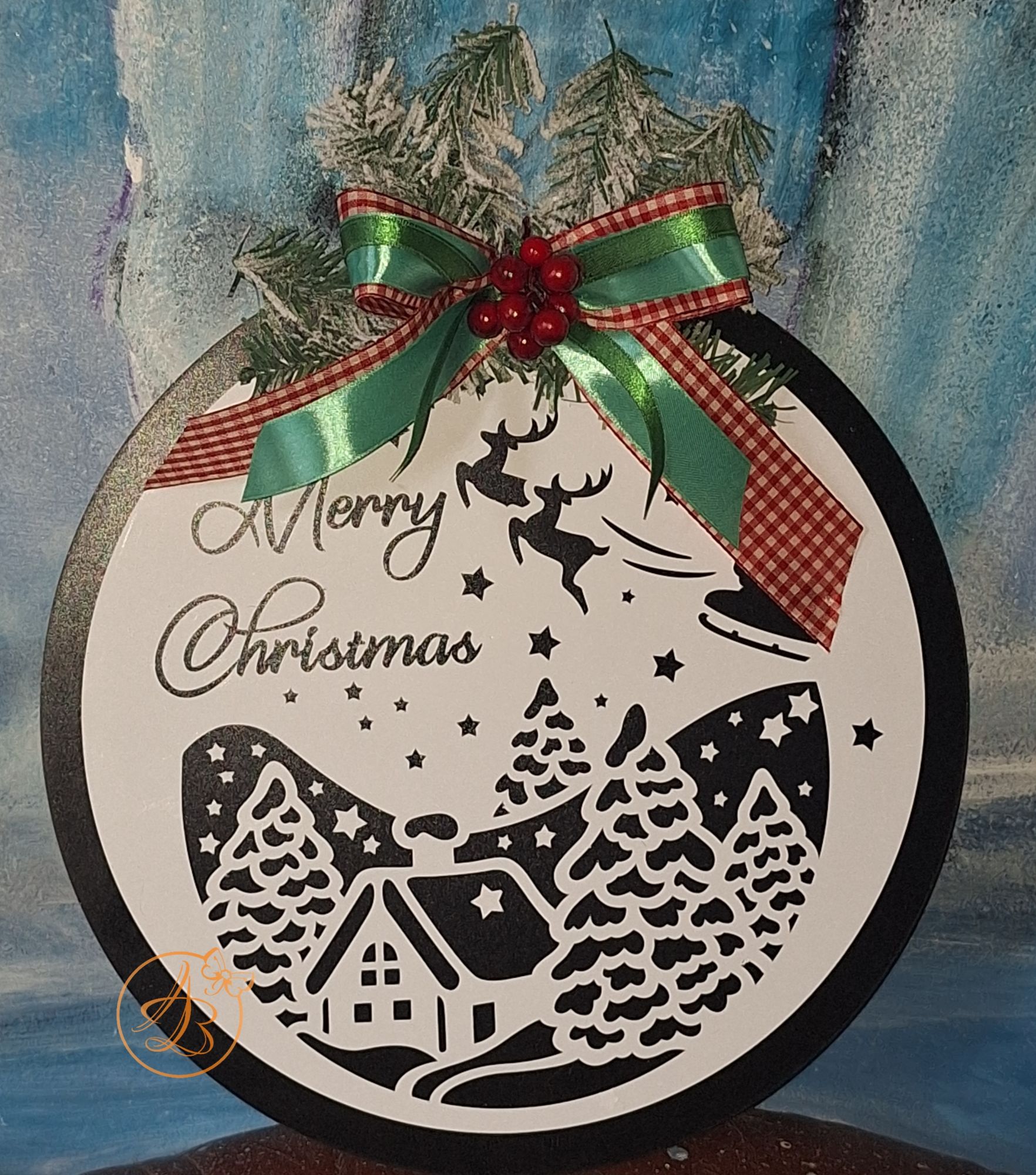 Coronita eleganta pentru Craciun, cu peisaj alb - imagine 5