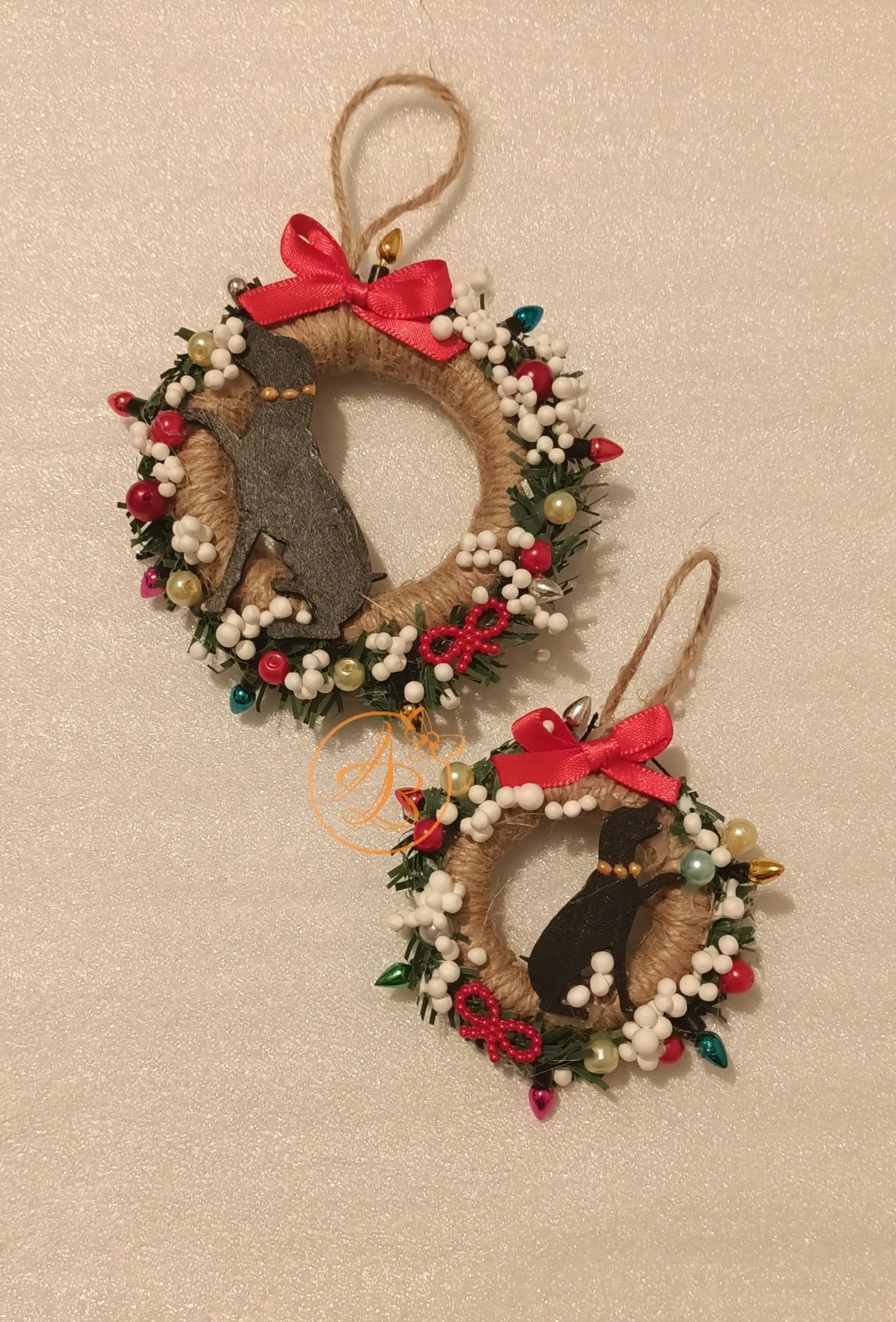 Set doua minicoronite cu catelus, in cutie carton