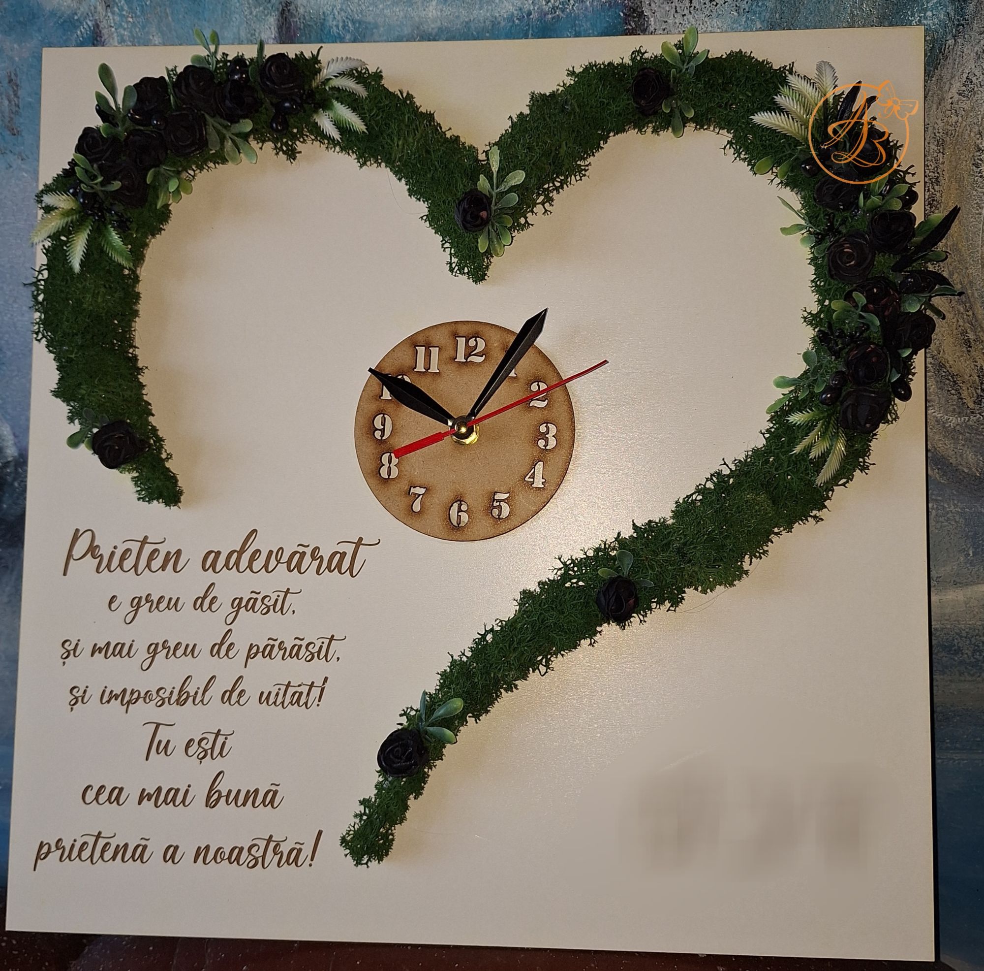 Ceas decorat cu licheni, pentru prietena